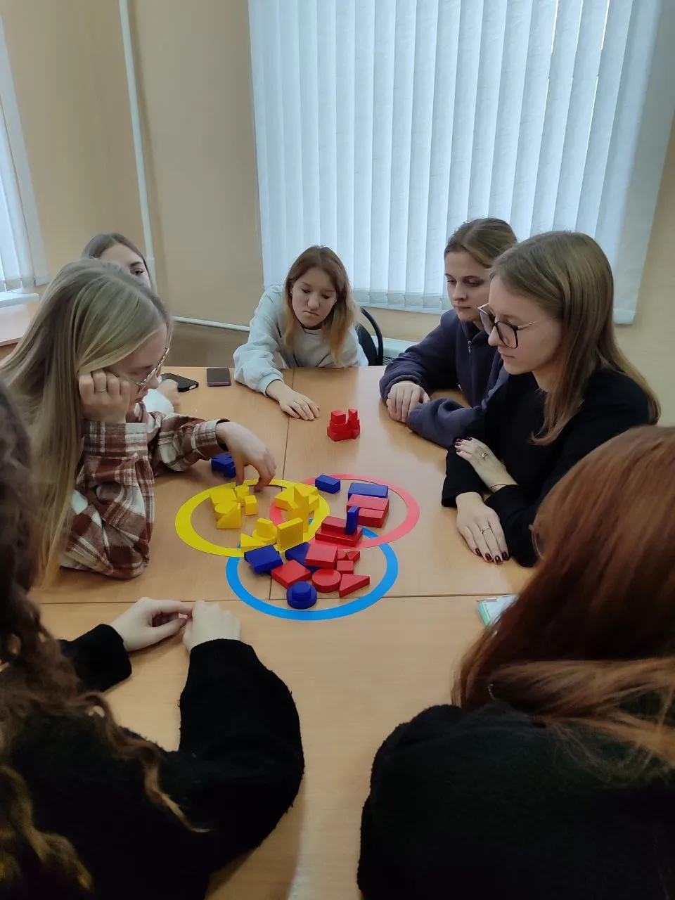 Мастер-класс "Логические блоки Дьенеша - от простой игры к сложному мышлению"